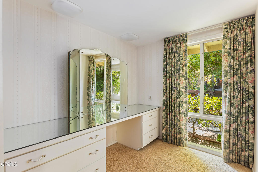 5029 Princess Anne Road La Canada Flintridge, CA 91011 - Photo 21 of 46 a bathroom with a bathtub and a window