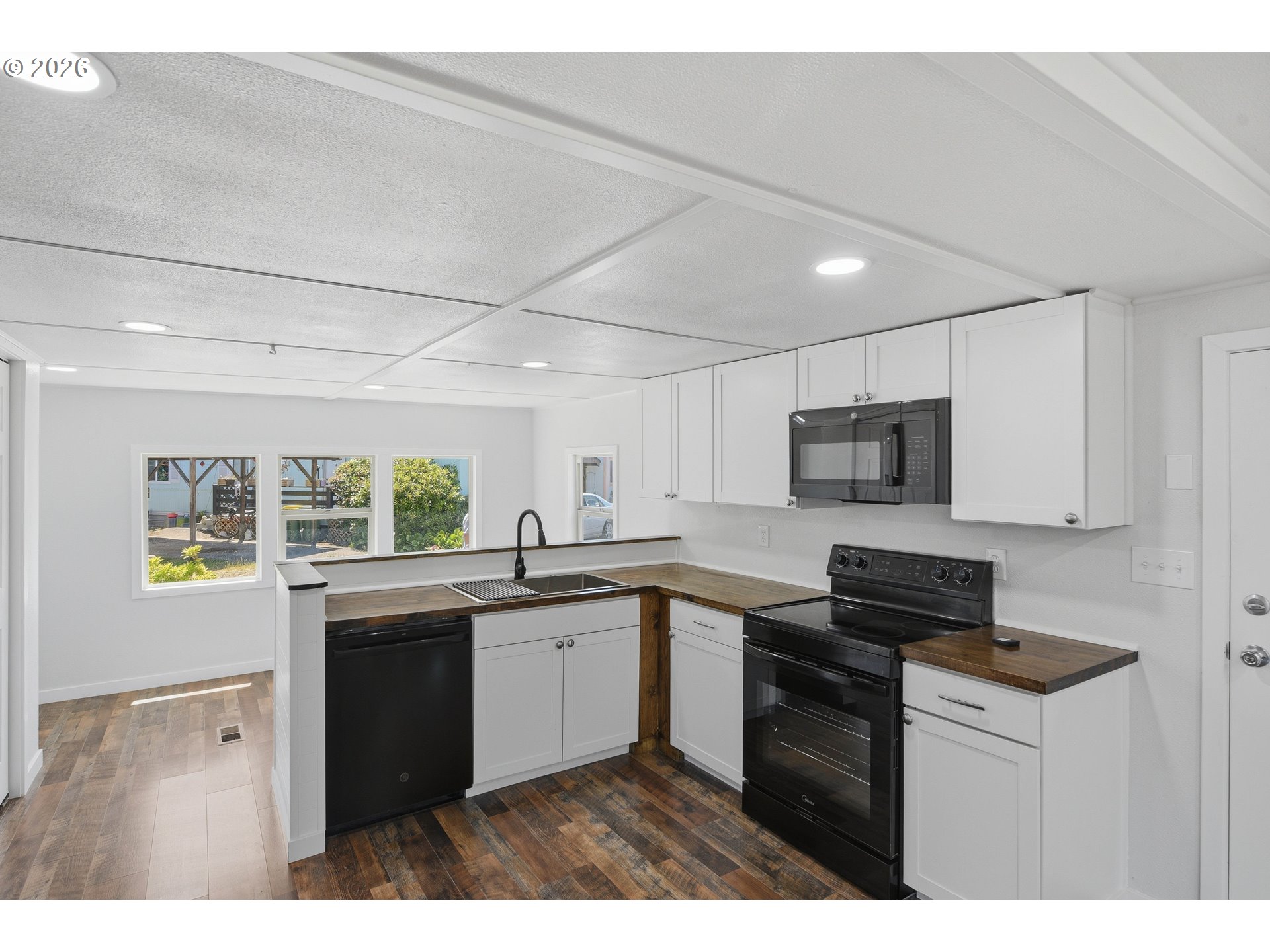 87735 Highway 101, Unit 28 Florence, OR 97439 - Photo 8 of 24