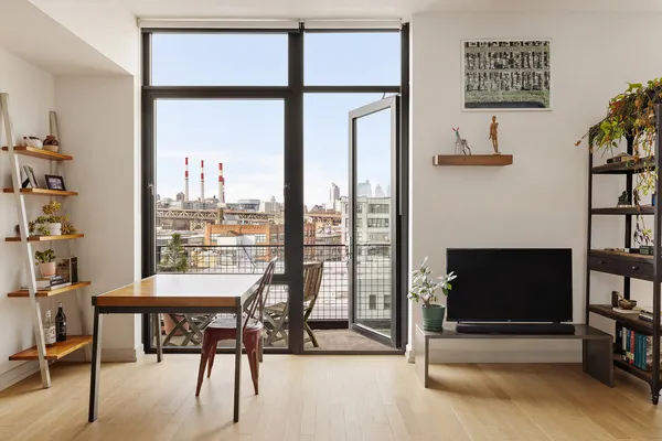 $745,000 | 21-45 44th Drive, Unit PHA | Long Island City