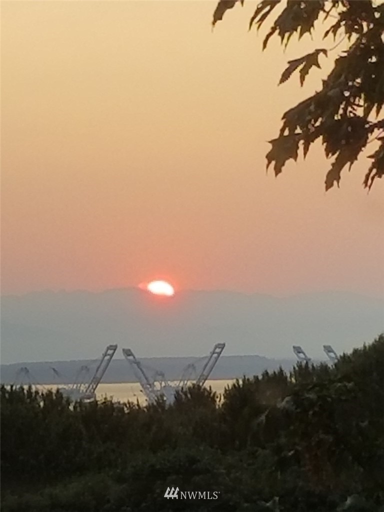 1433 South Hinds Street Seattle, WA 98144 - Photo 39 of 40 a view of sunset