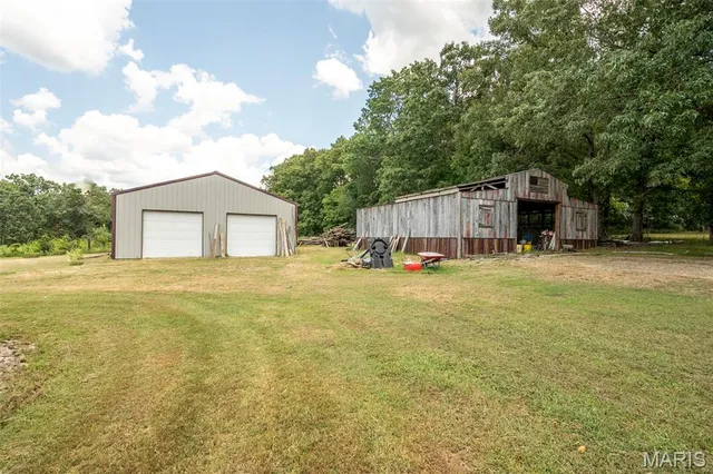 $229,900 | 205 Batson Lake Lane, Poplar Bluff, MO 63901