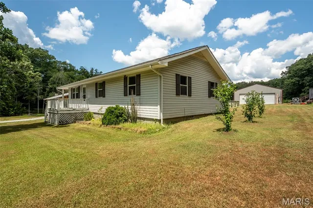 $229,900 | 205 Batson Lake Lane, Poplar Bluff, MO 63901