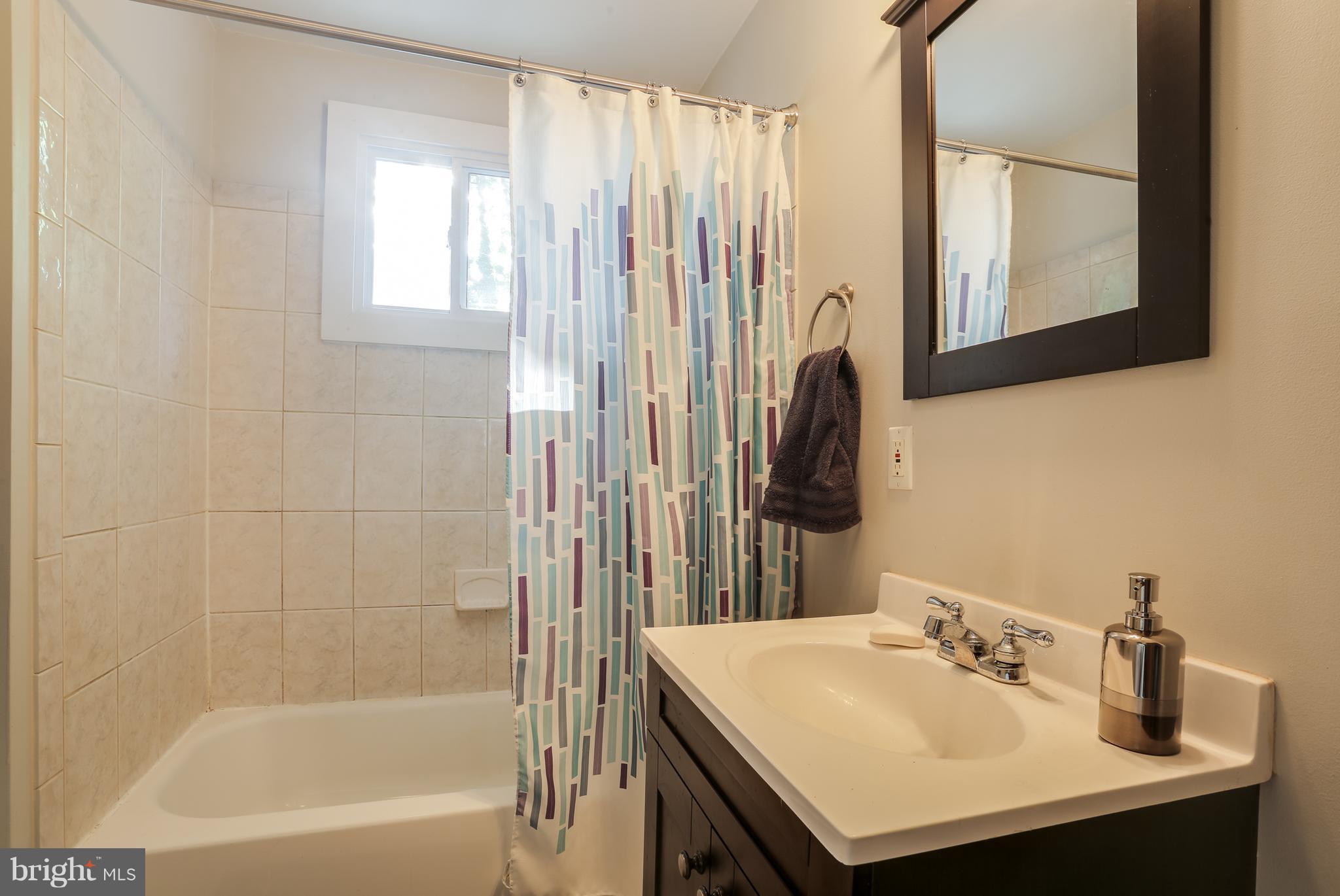 205 Garden Road Towson, MD 21286 - Photo 17 of 30 Bath
