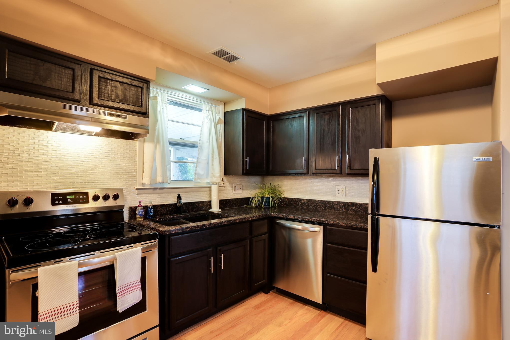 205 Garden Road Towson, MD 21286 - Photo 9 of 30 Kitchen
