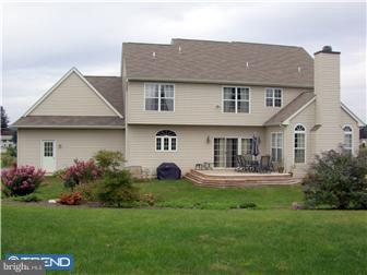110 Sunset Road Oxford, PA 19363 - Photo 3 of 12 Exterior Back