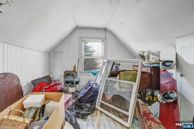 $641,000 | 242 Main Avenue, Wallington, NJ 07057