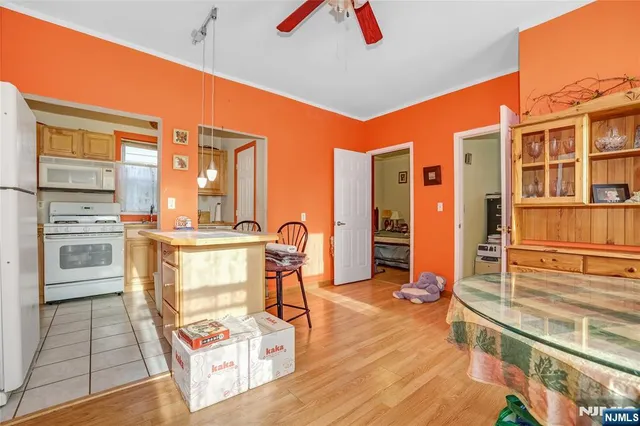 $641,000 | 242 Main Avenue, Wallington, NJ 07057