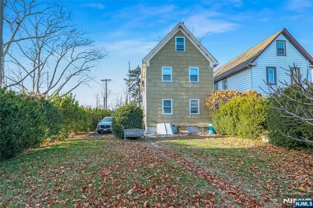 $641,000 | 242 Main Avenue, Wallington, NJ 07057