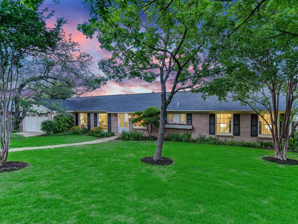 Welcome to the charming 3418 Mount Barker Drive!