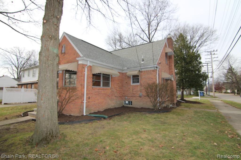 4298 Kenmore Road Berkley, MI 48072 - Photo 30 of 30 Ready To Move Right In