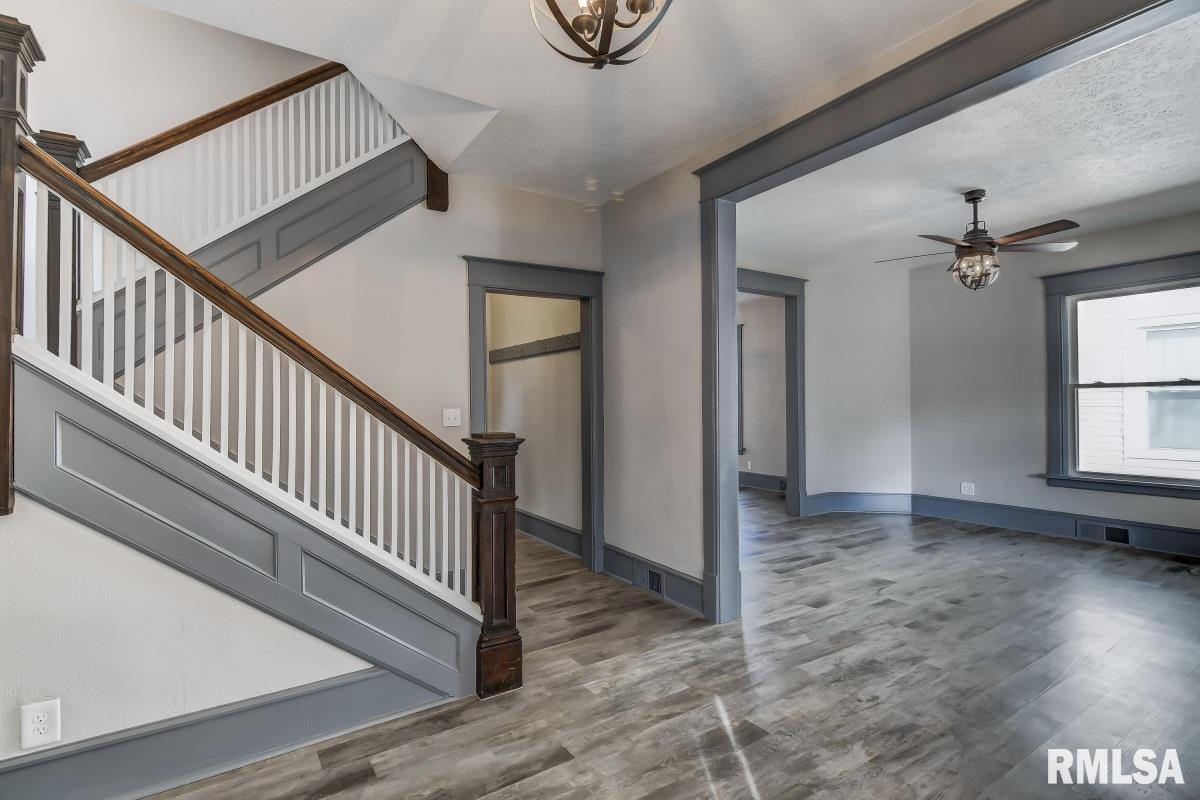 813 West Edwards Street Springfield, IL 62704 - Photo 5 of 40