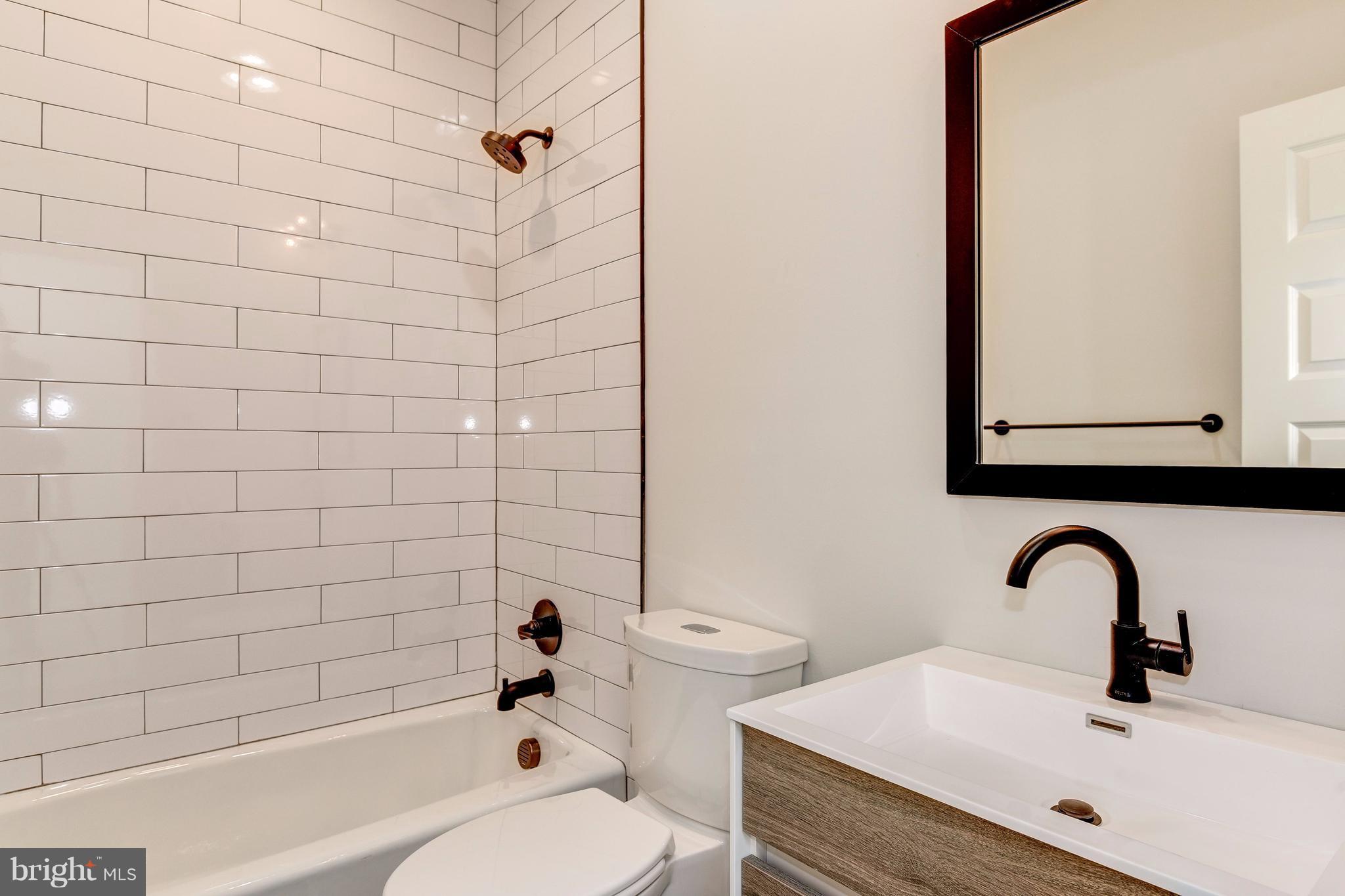 1116 Constitution Avenue Northeast Washington, DC 20002 - Photo 21 of 30 Bath (Master)