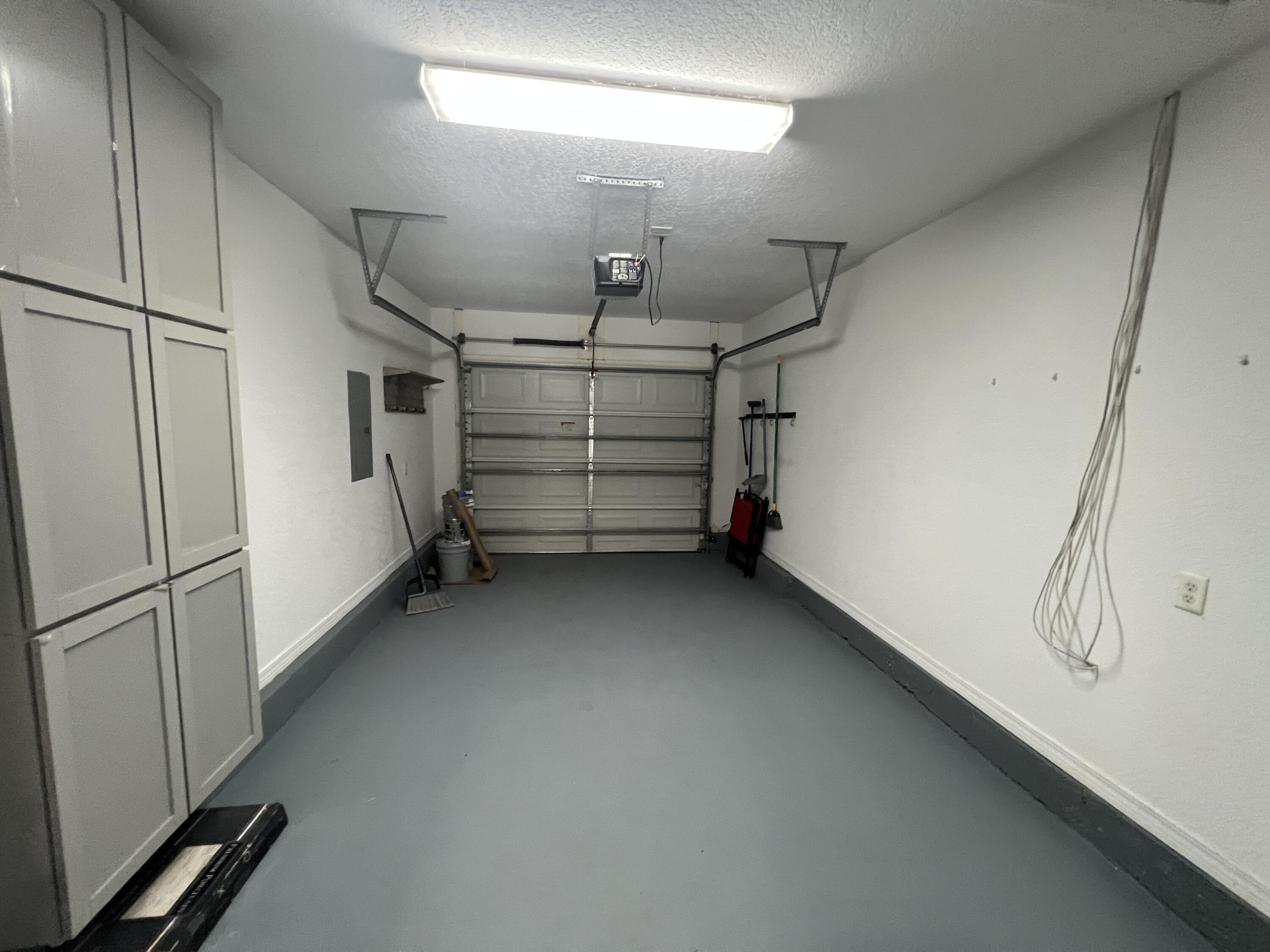 2864 Shoffner Avenue Crestview, FL 32539 - Photo 22 of 29 a view of a garage