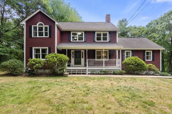 $899,000 | 6 Nicholas Drive, Franklin, MA 02038