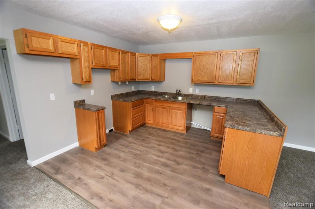 4411 Lenrose Avenue Flint, MI 48532 - Photo 5 of 12