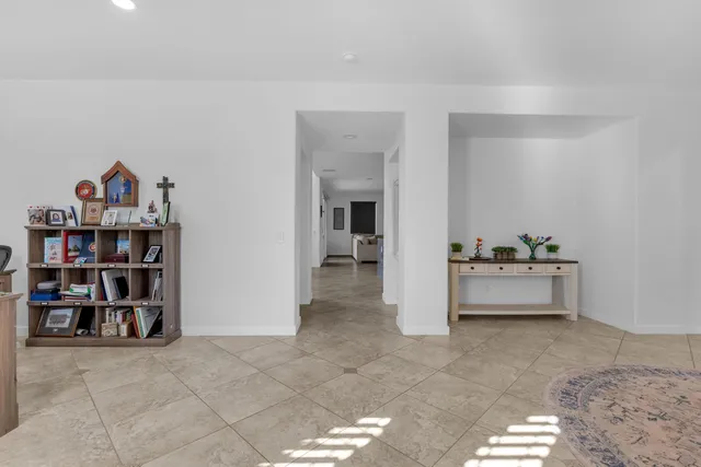 a view of a livingroom with furniture