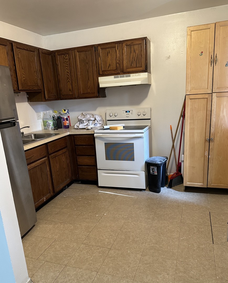 833 North Randall Road, Unit C3 Aurora, IL 60506 - Photo 2 of 6 Gallery Image 2