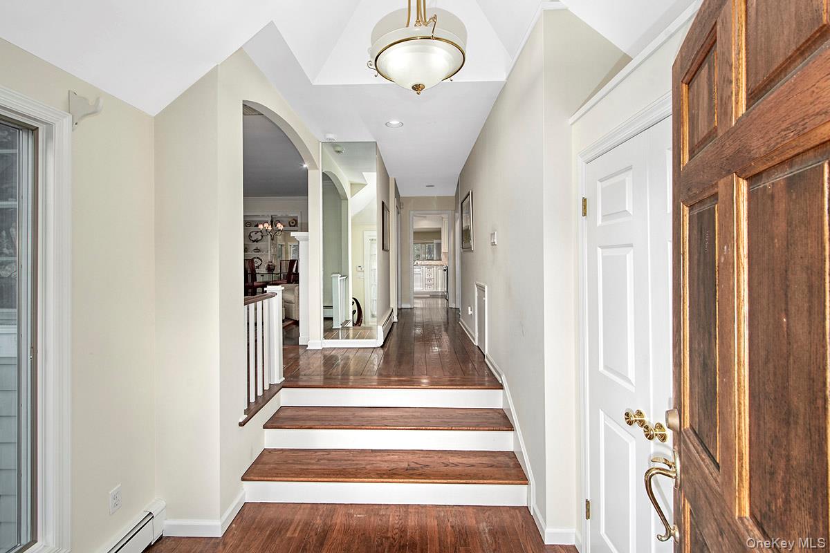 121 Washburn Road Briarcliff Manor, NY 10510 - Photo 7 of 41
