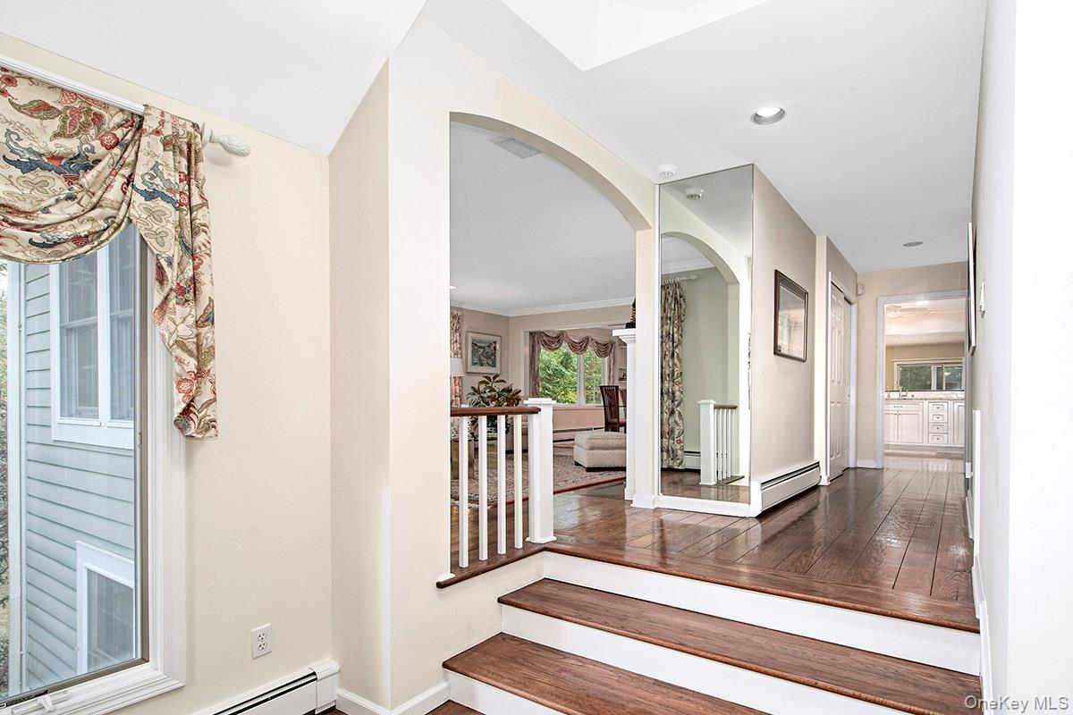 121 Washburn Road Briarcliff Manor, NY 10510 - Photo 8 of 41
