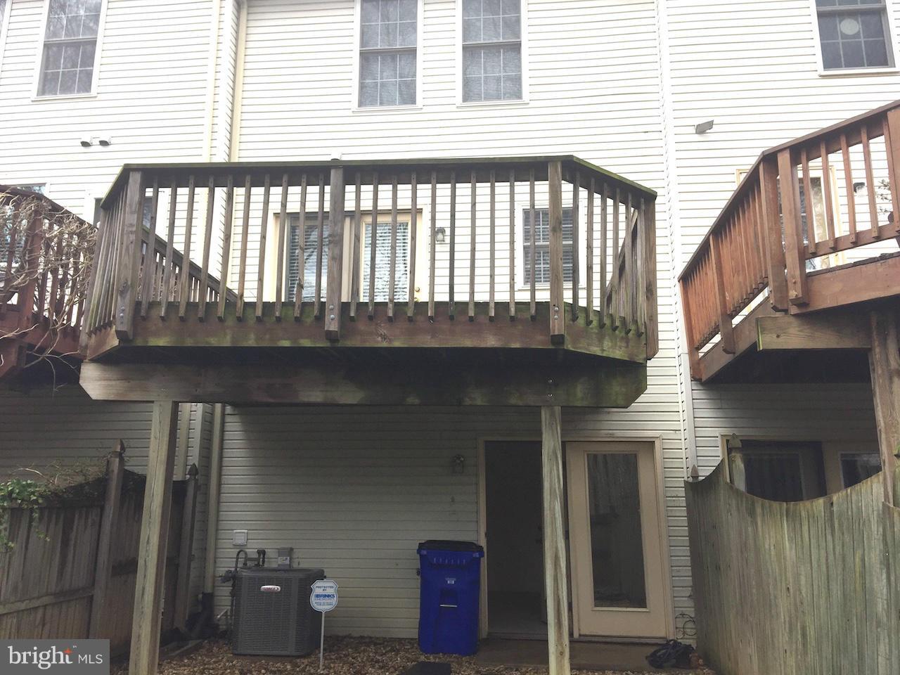 72 Victoria Square Frederick, MD 21702 - Photo 15 of 24 Exterior (Rear)