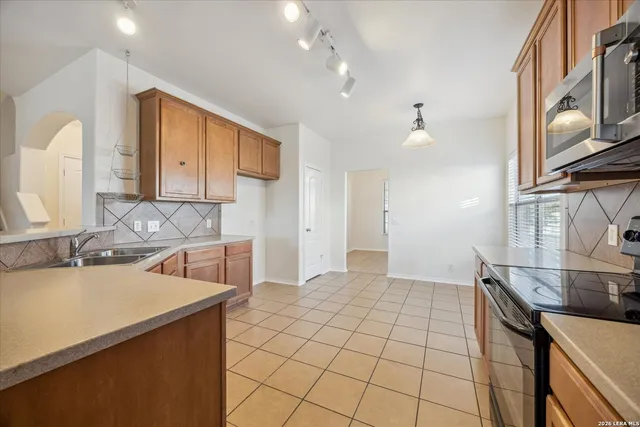 $2,400 | 10210 Elizabeth Court, San Antonio, TX 78240