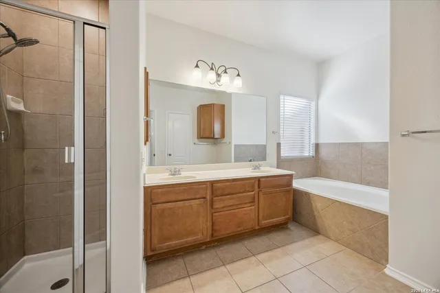 $2,400 | 10210 Elizabeth Court, San Antonio, TX 78240