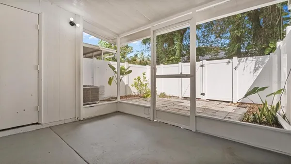 $2,200 | 11717 Wesson Circle East, Tampa, FL 33618