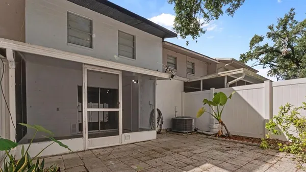 $2,200 | 11717 Wesson Circle East, Tampa, FL 33618