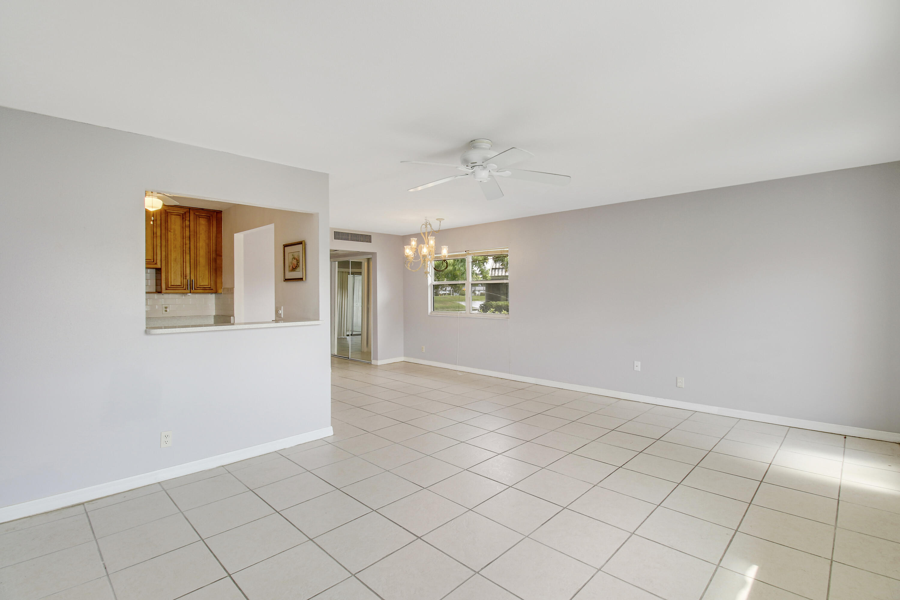 175 Valencia H Delray Beach, FL 33446 - Photo 3 of 19 House-3