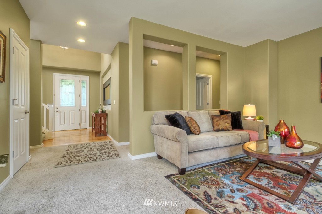 27627 Maple Ridge Way Southeast Maple Valley, WA 98038 - Photo 12 of 23