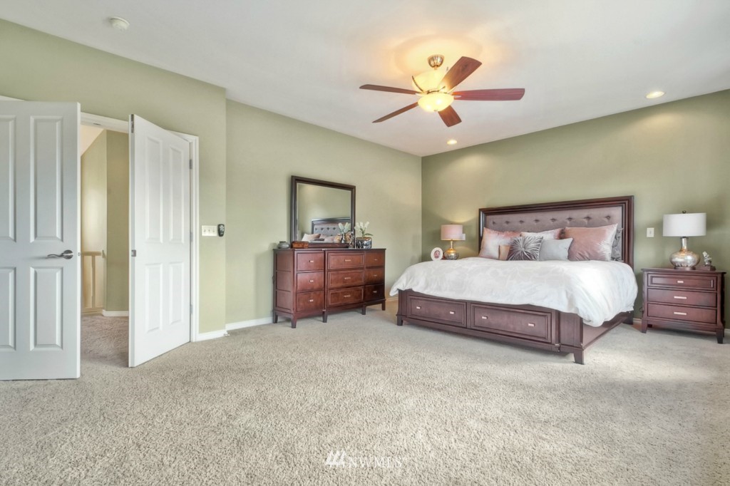 27627 Maple Ridge Way Southeast Maple Valley, WA 98038 - Photo 15 of 23