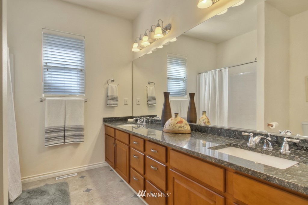 27627 Maple Ridge Way Southeast Maple Valley, WA 98038 - Photo 20 of 23