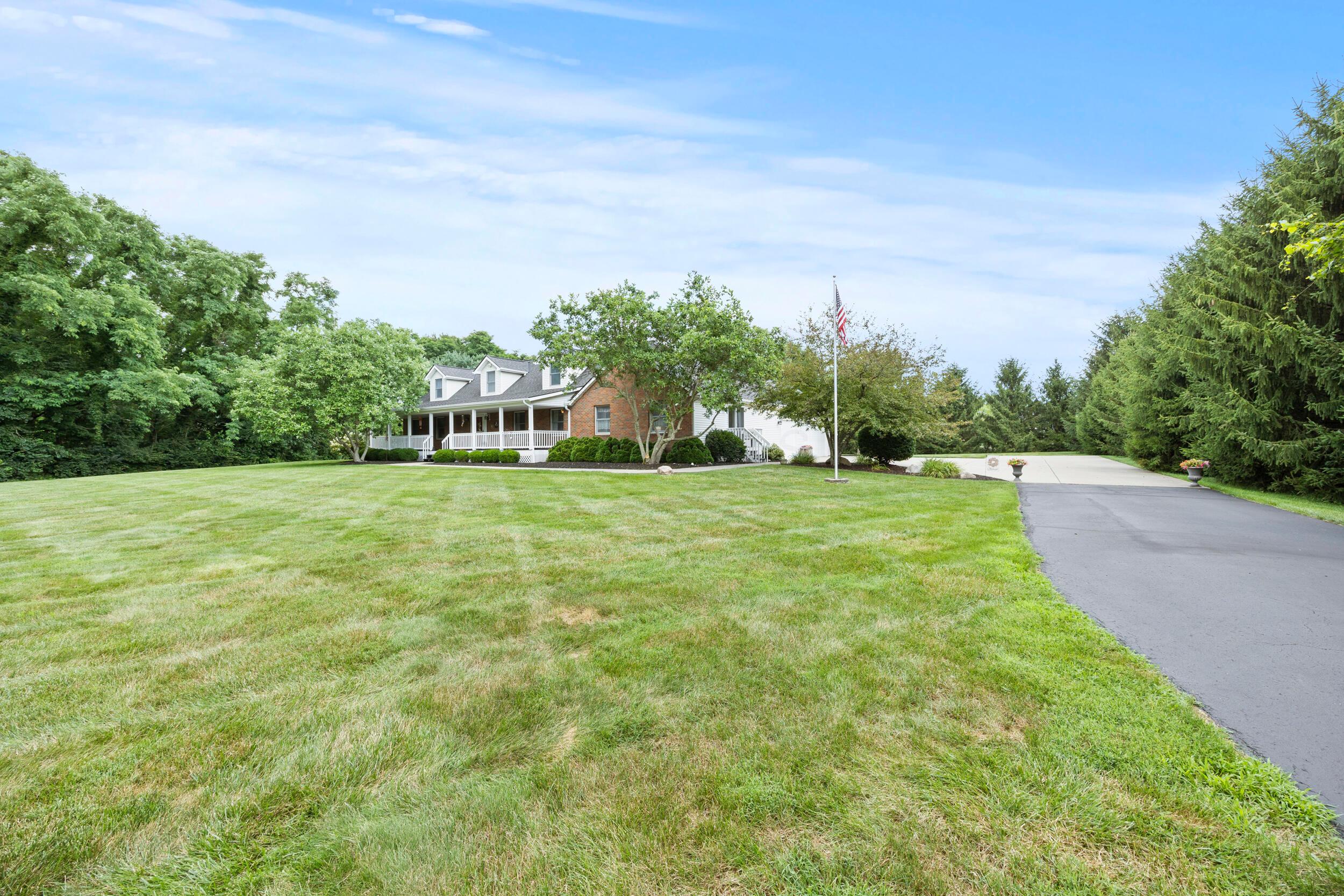 11210 Milnor Road Pickerington, OH 43147 - Photo 3 of 61 4_4x3a9090
