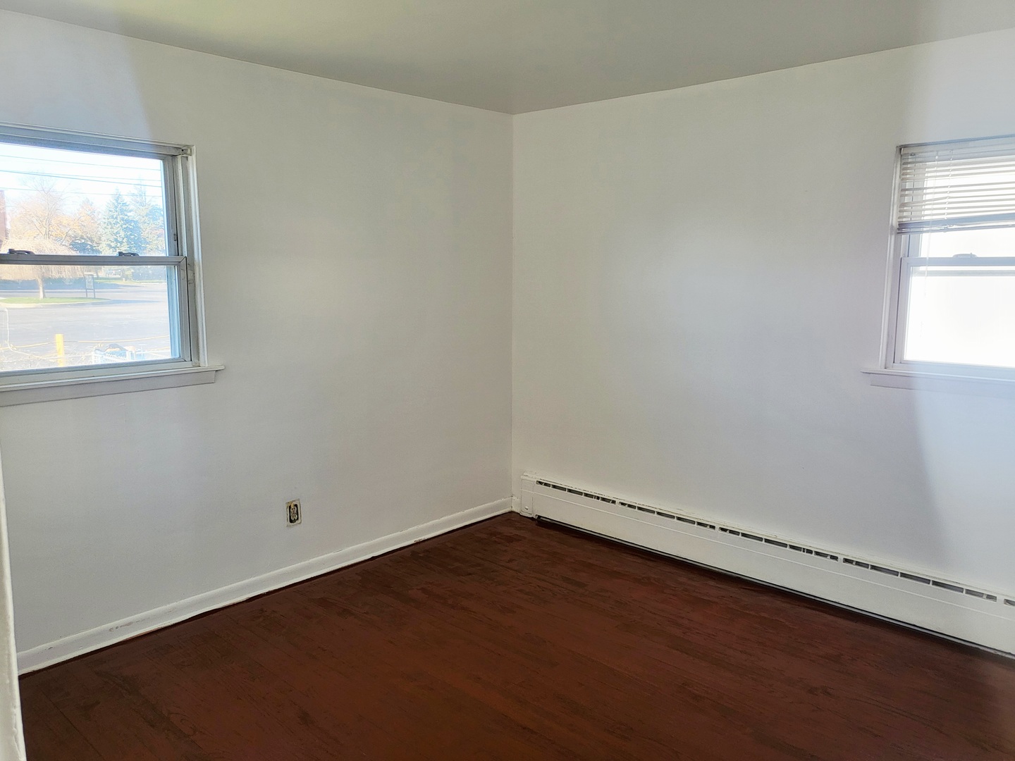 712 May Street Calumet City, IL 60409 - Photo 12 of 28 an empty room with a window