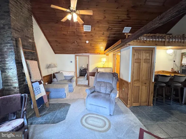 $1,150 | 2209 Shartlesville Road, Unit 2, Mohrsville, PA 19541