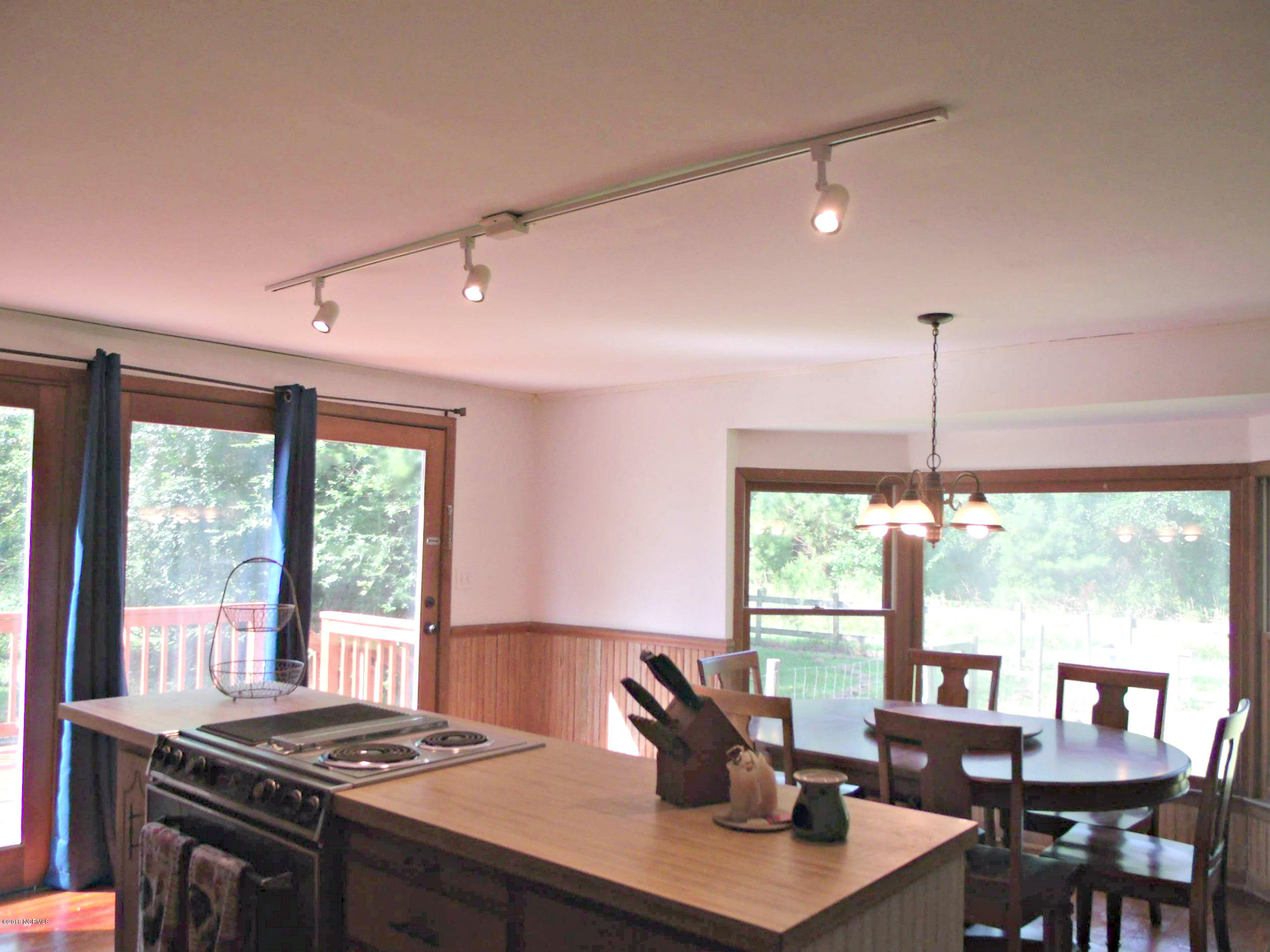 51 Jonestown Road Wallace, NC 28466 - Photo 5 of 13 kitchen
