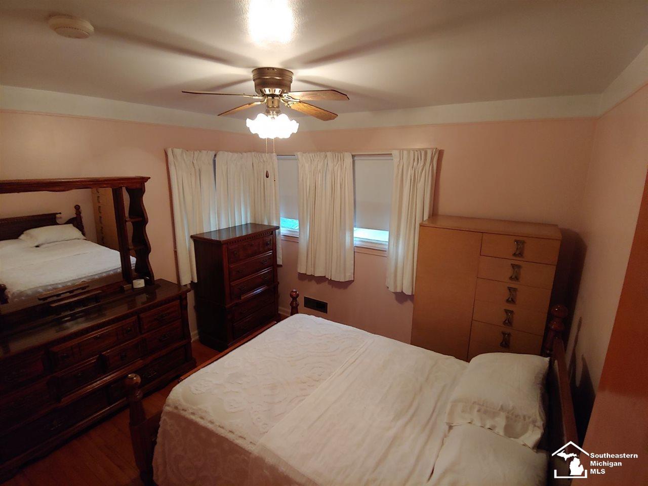 167 Amherst Street Inkster, MI 48141 - Photo 2 of 13 31376343-1.JPG