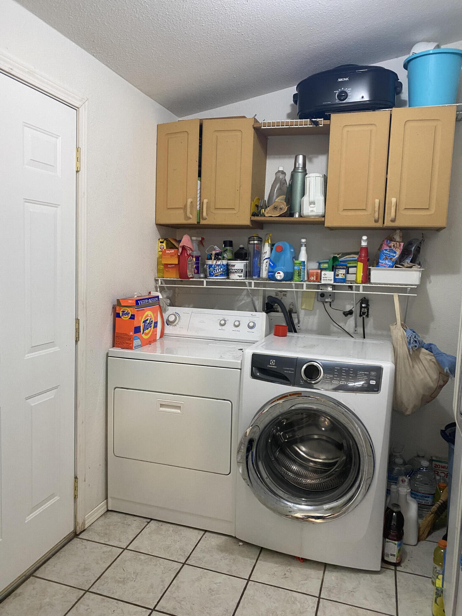 2153 Swingle Road Trail, OR 97541 - Photo 29 of 32 Laundry