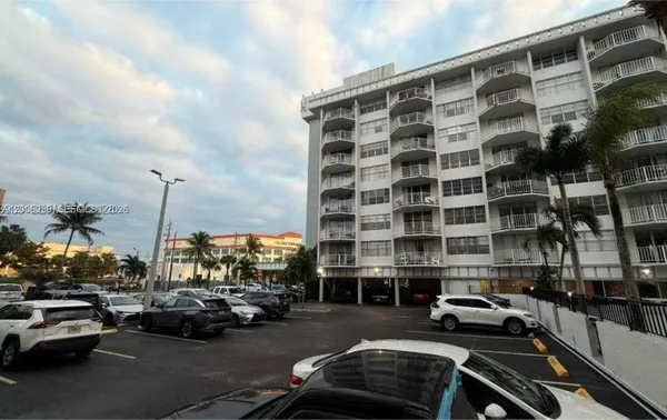 $1,650 | 16740 Northeast 9th Avenue, Unit 807, North Miami Beach, FL 33162