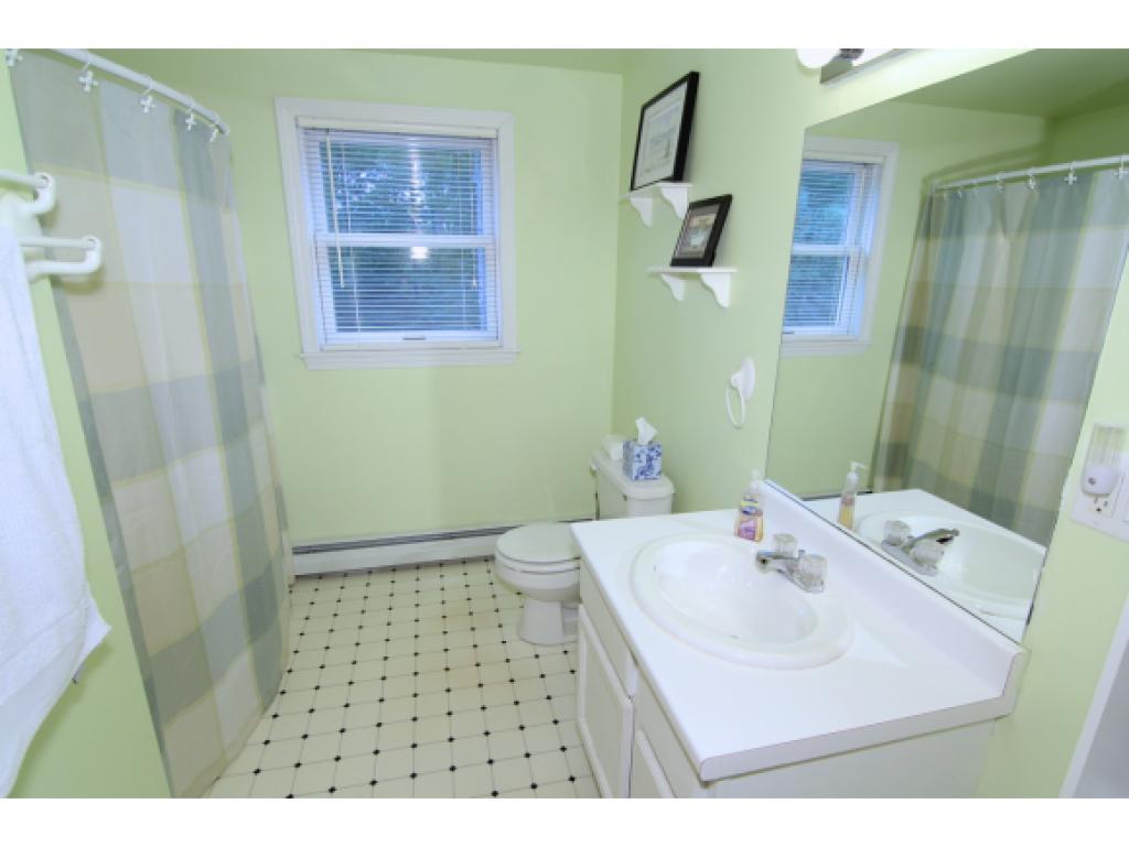89 Stillwater Circle Rochester, NH 03839 - Photo 10 of 19