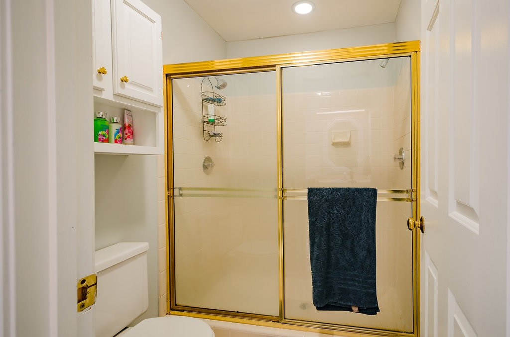 8212 Pepperidge Court Raleigh, NC 27615 - Photo 16 of 25 Master Shower