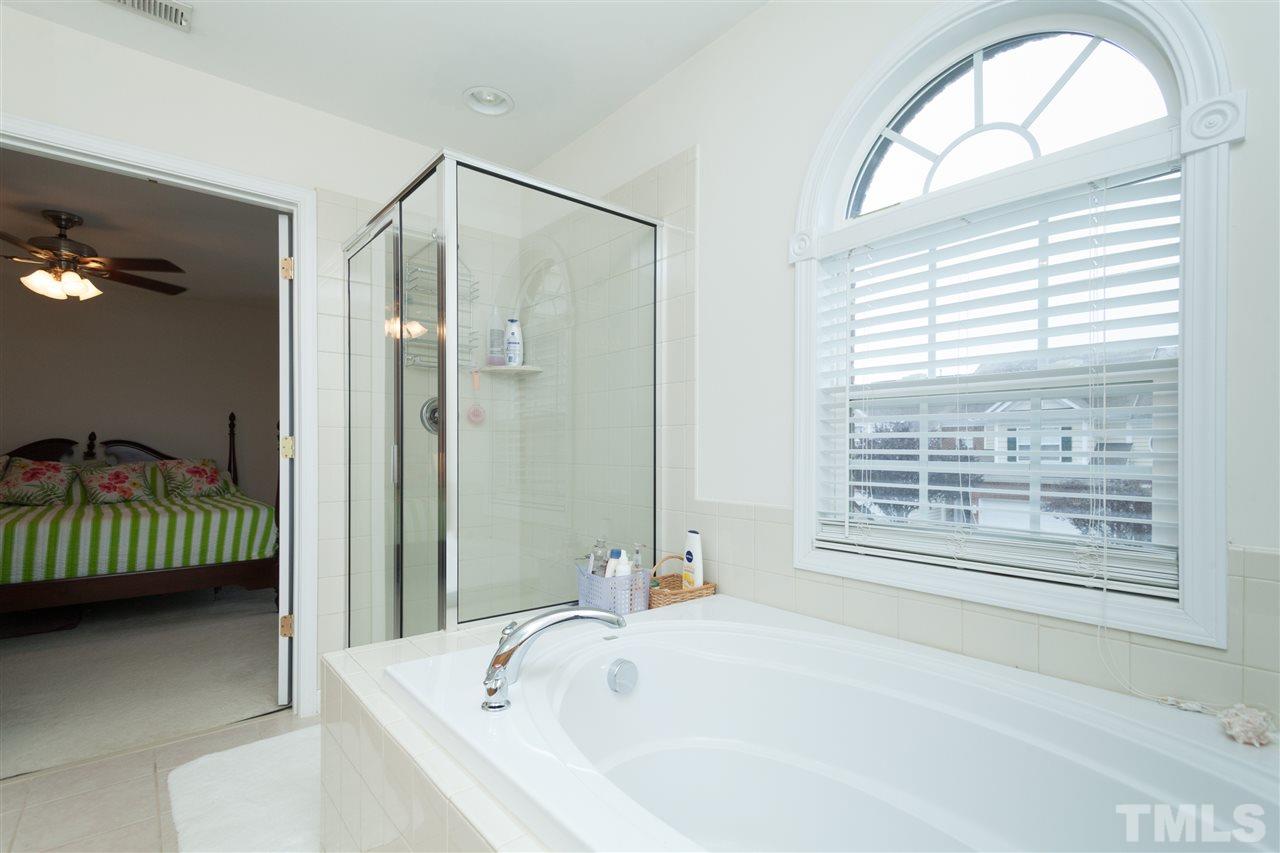 827 Swan Neck Lane Raleigh, NC 27615 - Photo 10 of 13