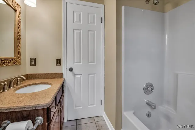 $1,750 | 270 Buffalo Road, Unit 43, East Aurora, NY 14052