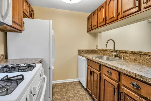 $1,750 | 270 Buffalo Road, Unit 43, East Aurora, NY 14052