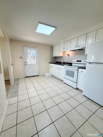 $1,200 | 9 Meridian Street, Unit 3, Plymouth, CT 06786