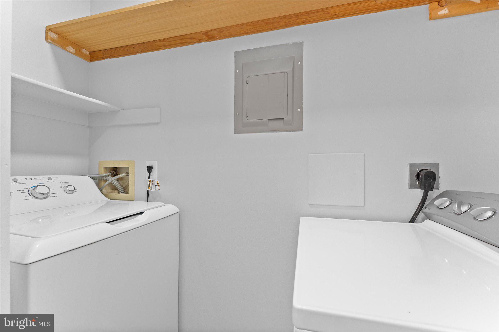 2245 Hunter's Run Drive Reston, VA 20191 - Photo 29 of 47 Laundry Room