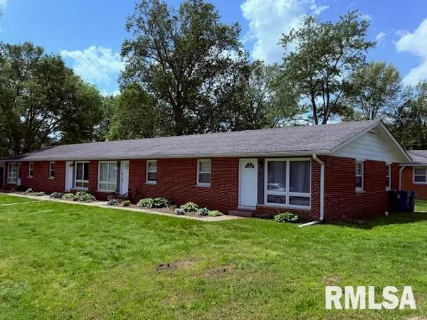 $249,900 | 410 South Walnut Street, De Soto, IL 62924