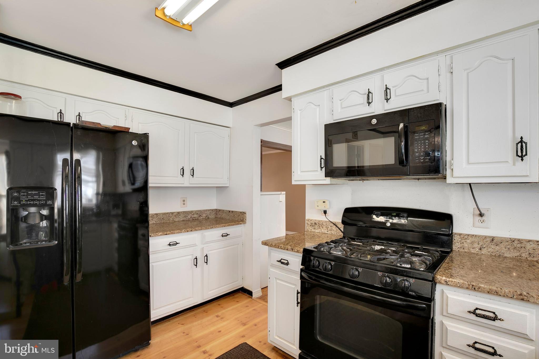 4904 Pheasant Ridge Road Fairfax, VA 22030 - Photo 15 of 39 Gallery Image 15