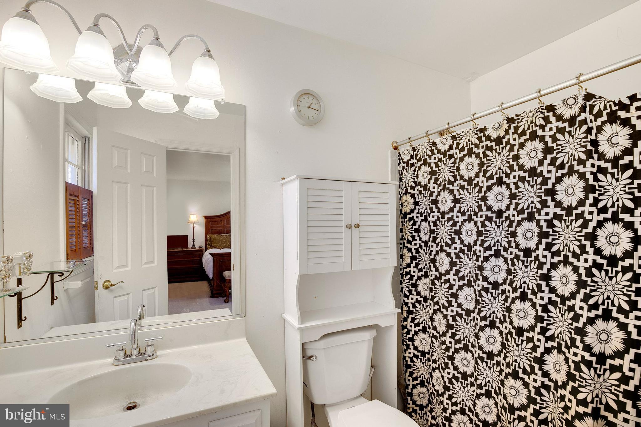 4904 Pheasant Ridge Road Fairfax, VA 22030 - Photo 25 of 39 Gallery Image 25