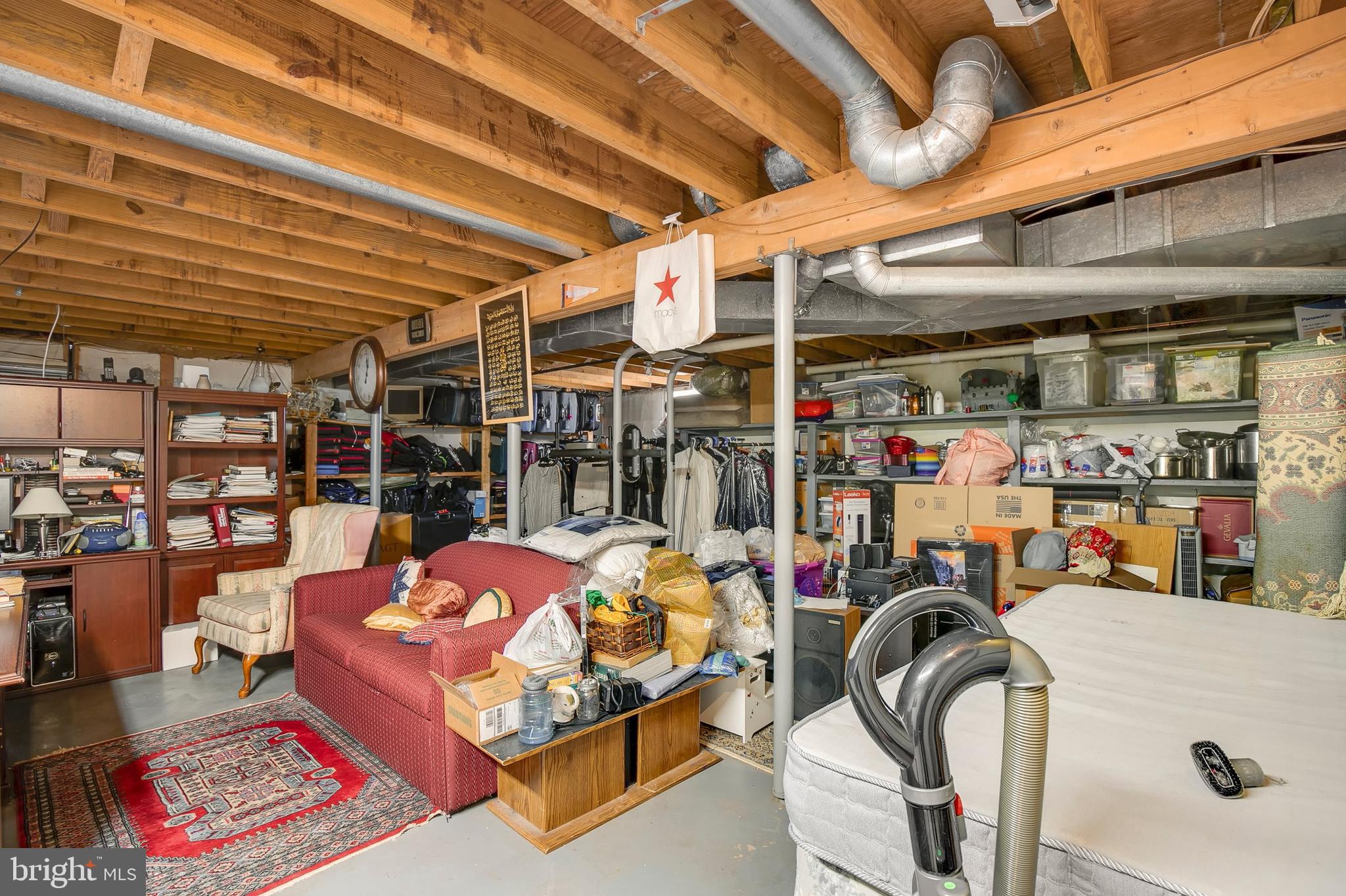 4904 Pheasant Ridge Road Fairfax, VA 22030 - Photo 35 of 39 Gallery Image 35